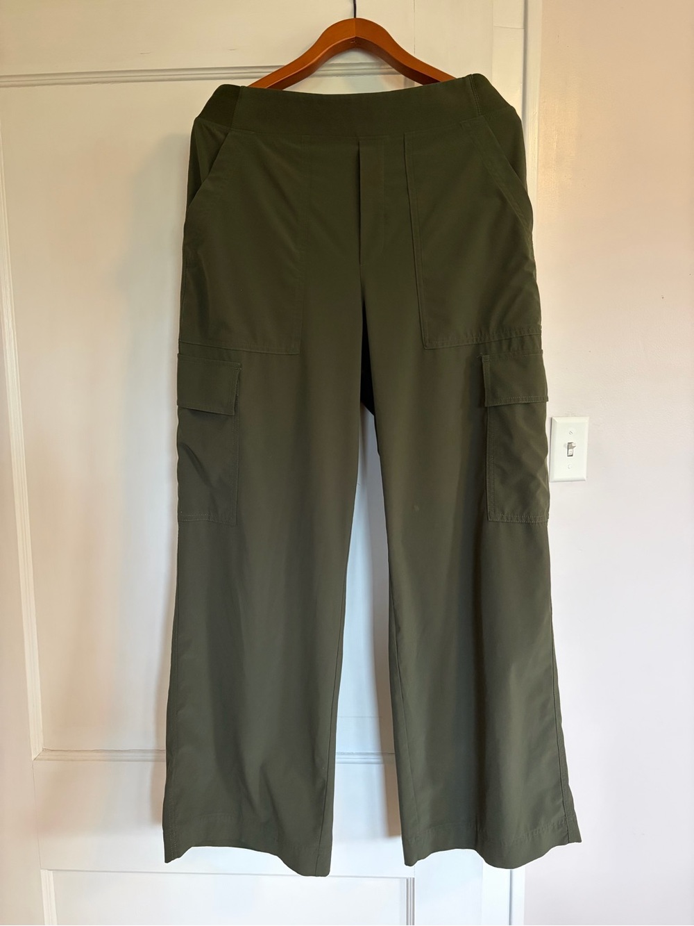Athleta Olive Green Wide-Leg Cargo Pants